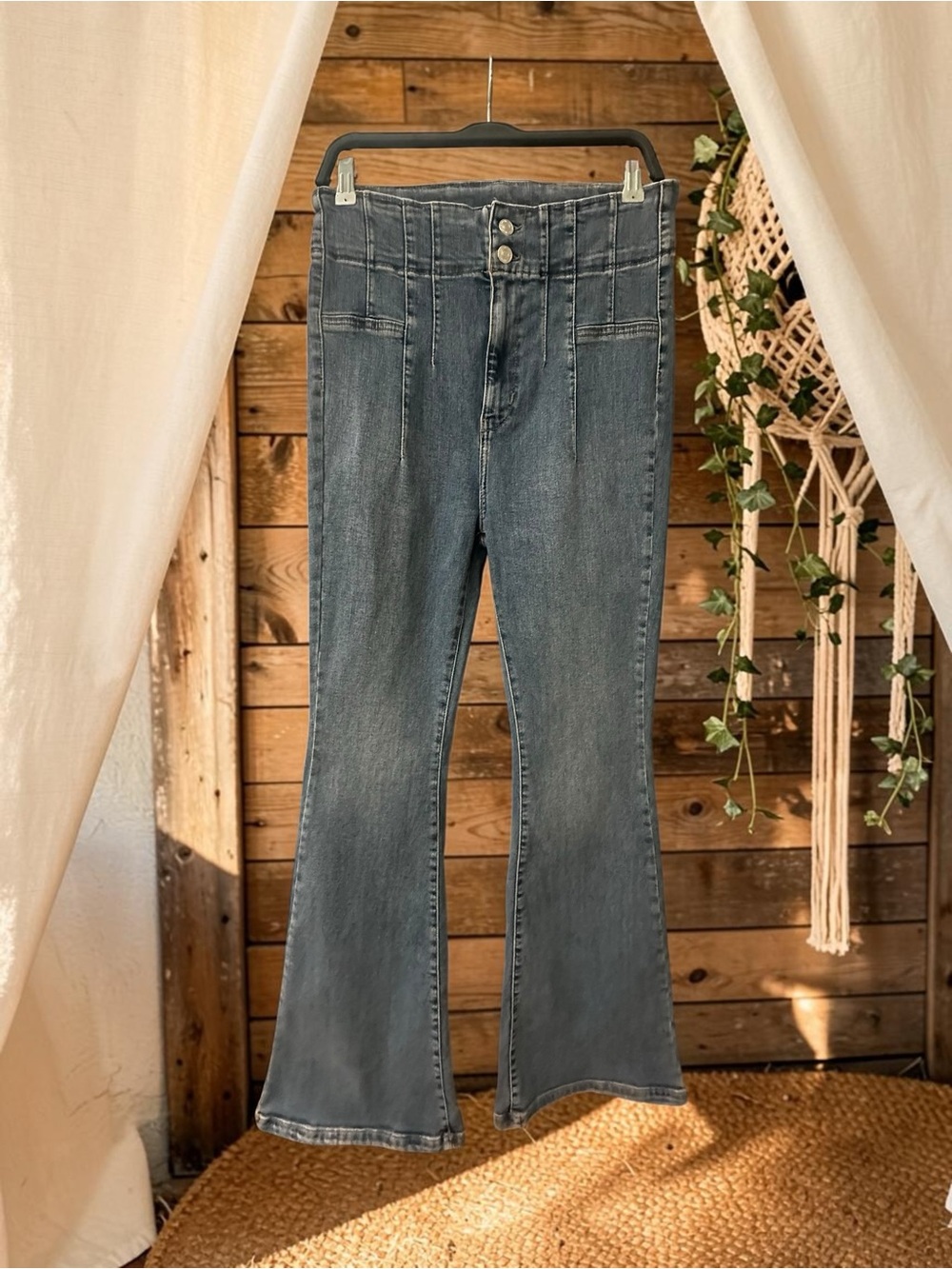 We The Free Jayde Flare Jeans. High Rise & Stretchy Size: 30